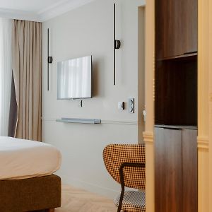 Habitación con Cama King Adaptada para Discapacitados